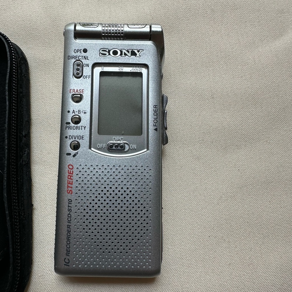 Working Sony Silver IC Recorder and Digital Voice Editor 2 - Picture 2 of 10